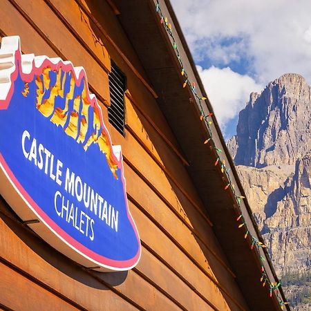 Castle Mountain Chalets Buitenkant foto