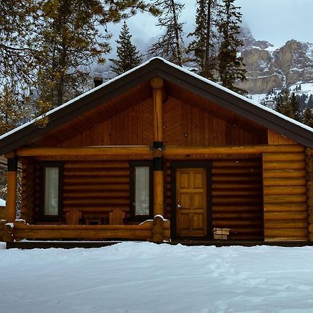 Castle Mountain Chalets Buitenkant foto