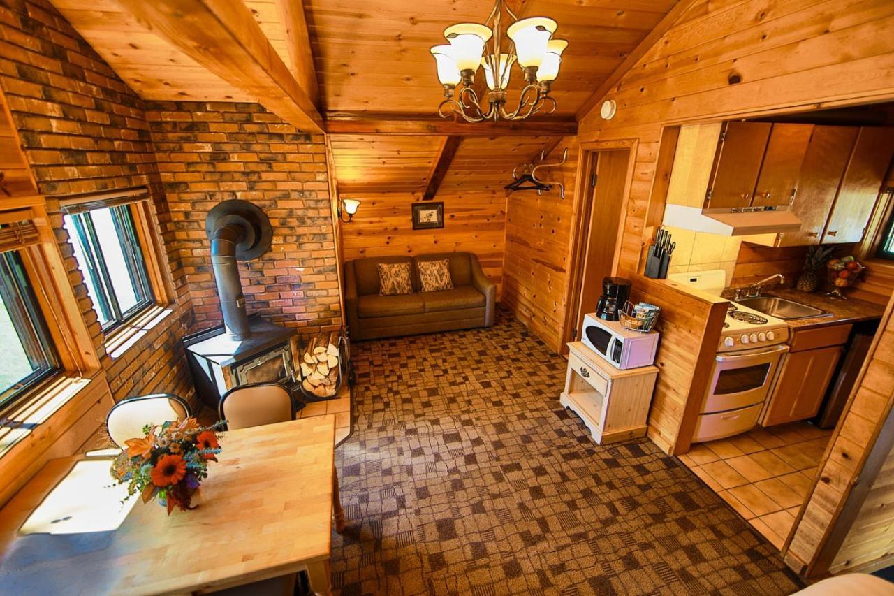 Castle Mountain Chalets Buitenkant foto
