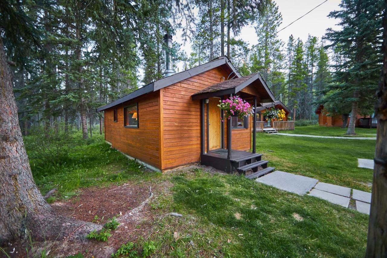 Castle Mountain Chalets Buitenkant foto