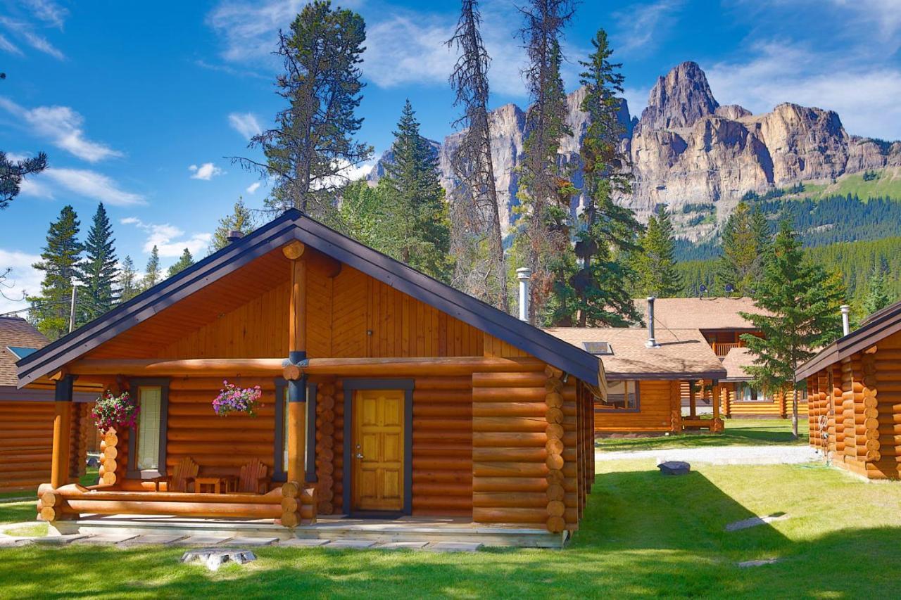 Castle Mountain Chalets Buitenkant foto
