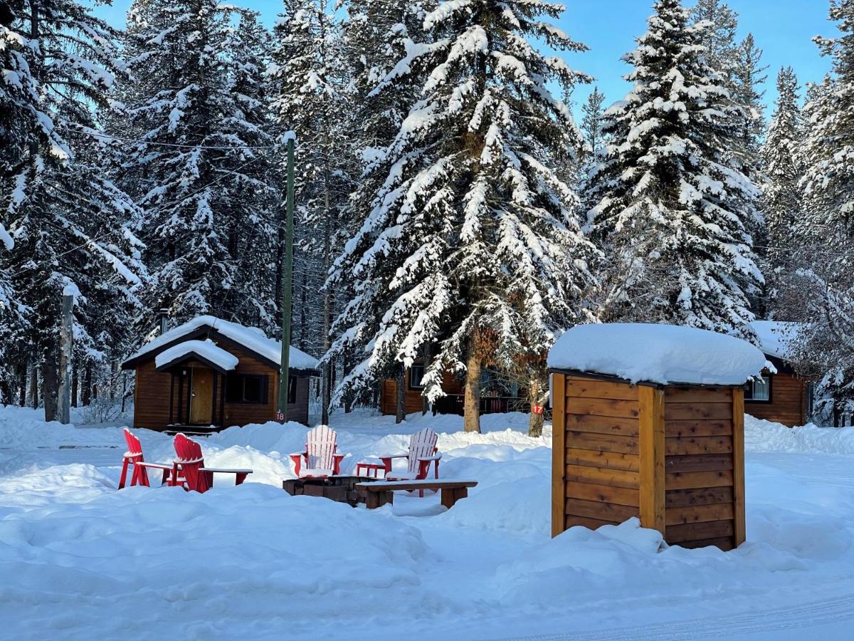 Castle Mountain Chalets Buitenkant foto