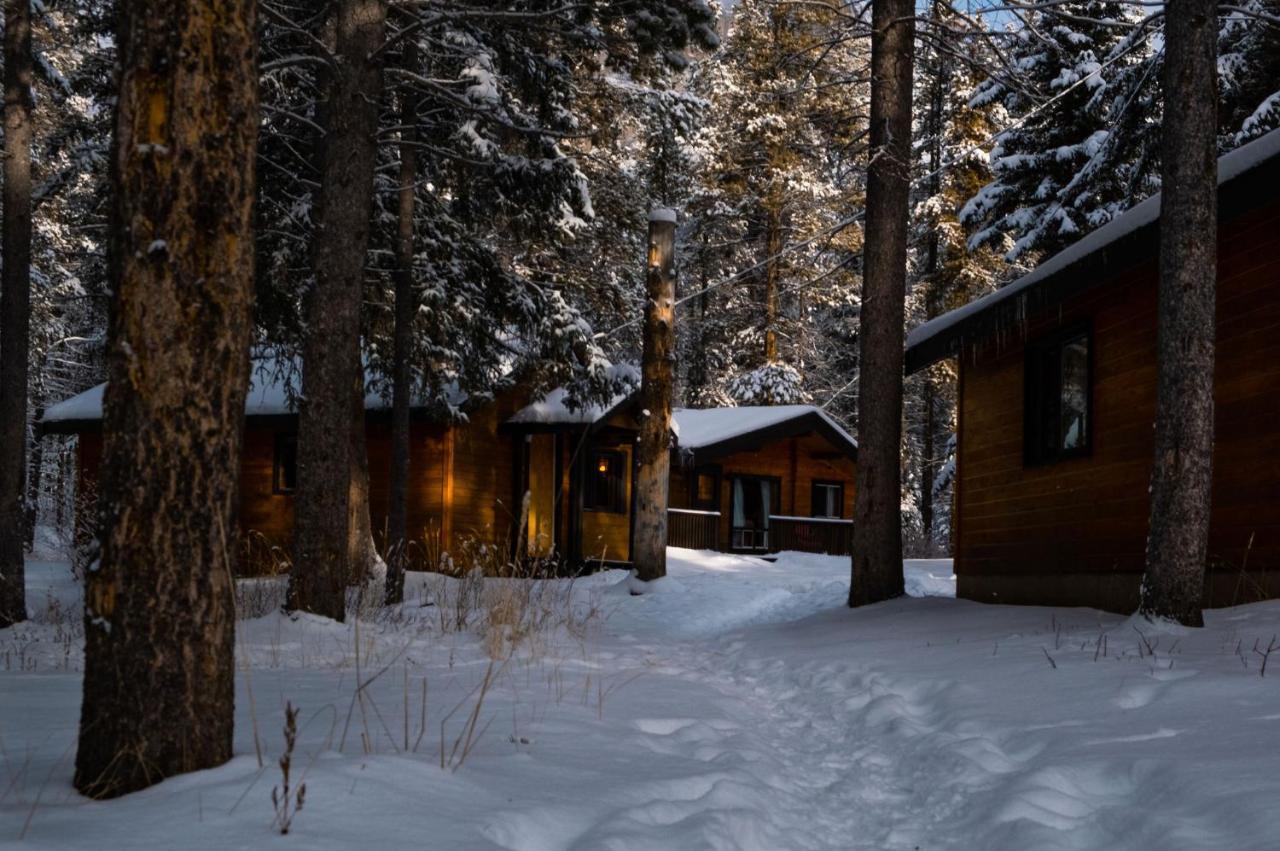 Castle Mountain Chalets Buitenkant foto