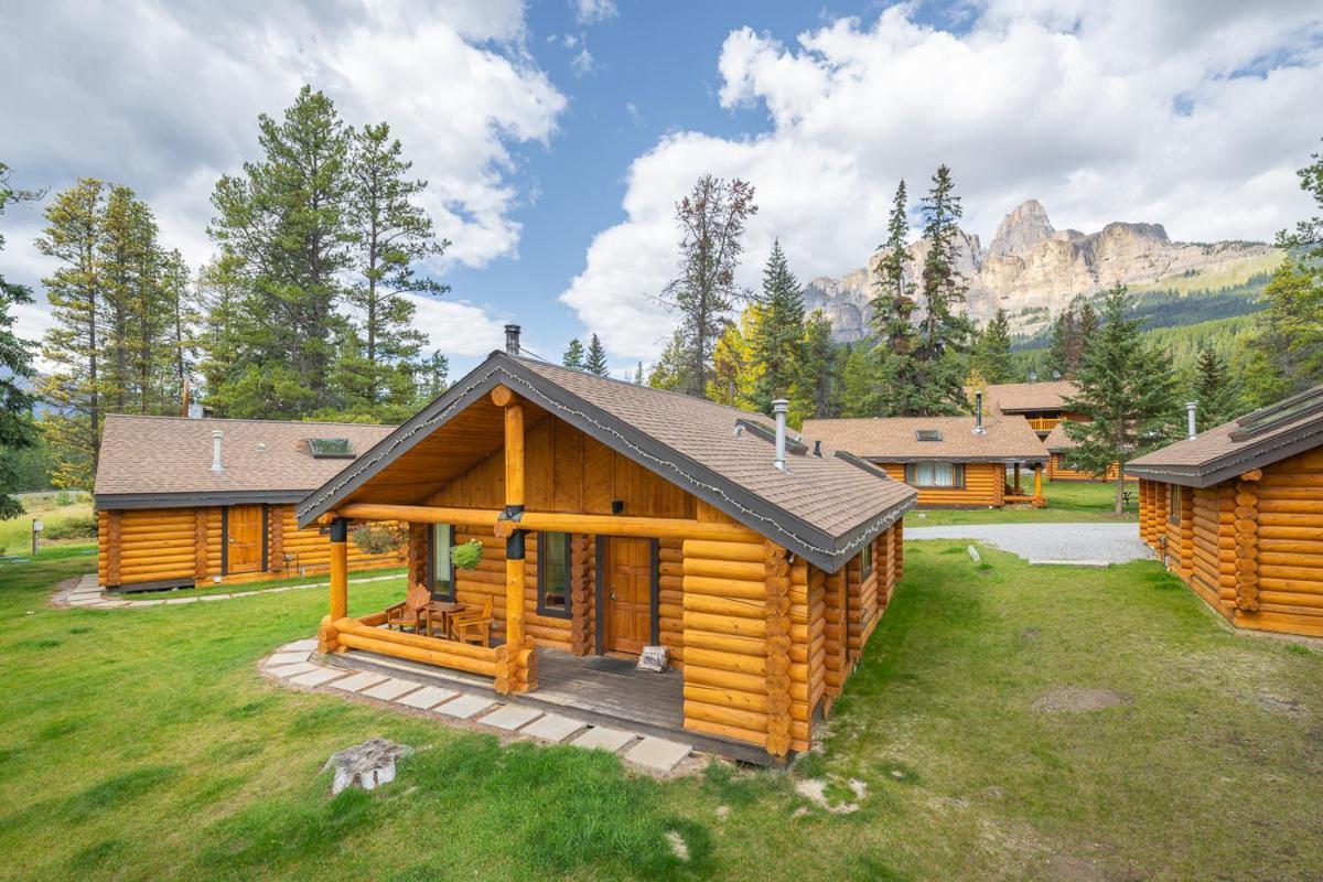Castle Mountain Chalets Buitenkant foto