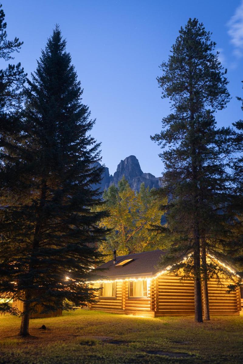 Castle Mountain Chalets Buitenkant foto