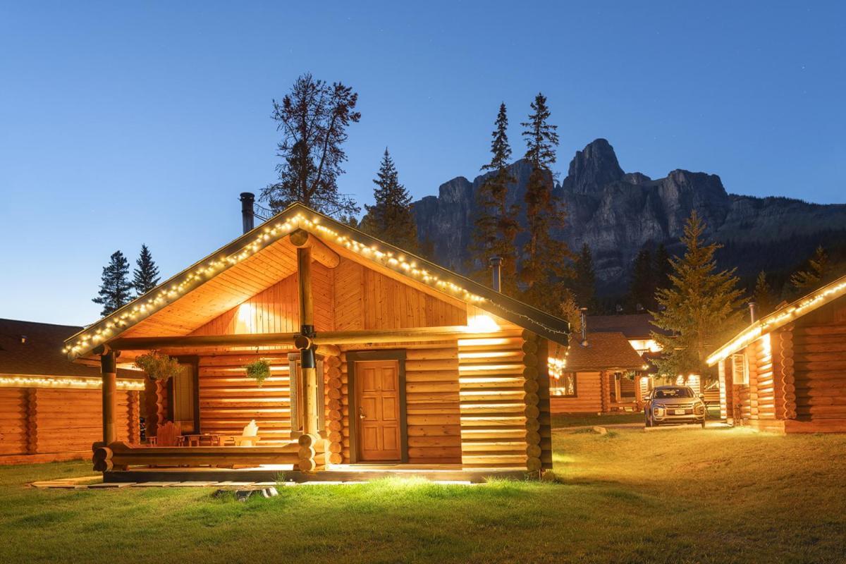 Castle Mountain Chalets Buitenkant foto