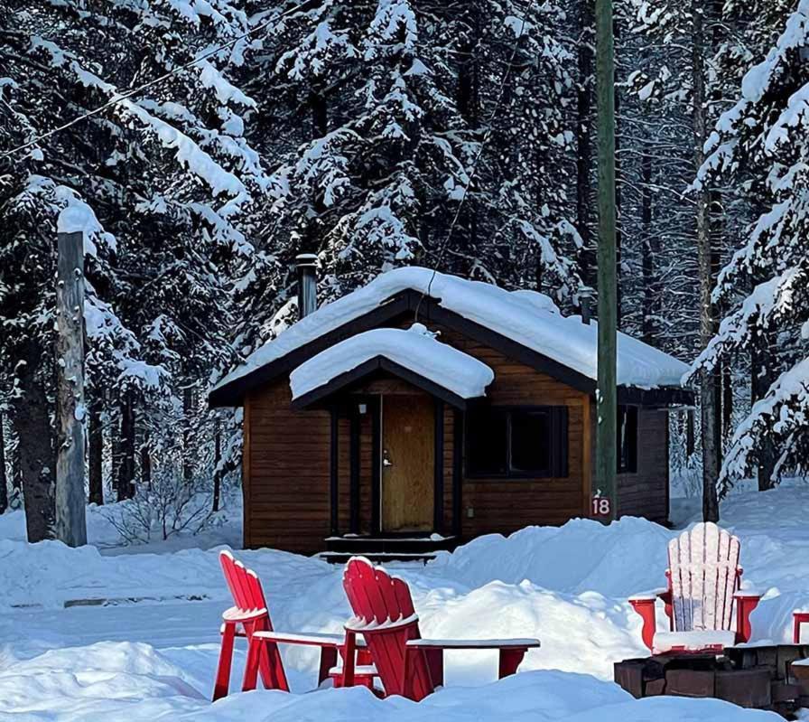 Castle Mountain Chalets Buitenkant foto